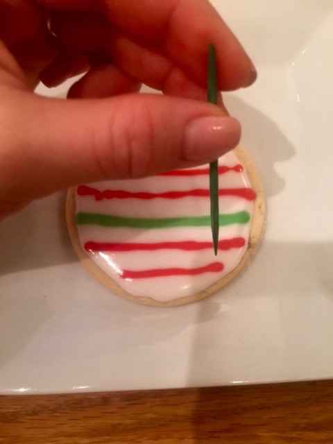drag a toothpick on Meringue Royal Icing