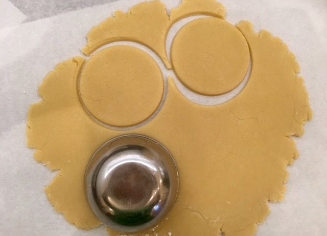 circle shaped sugar cookie dough
